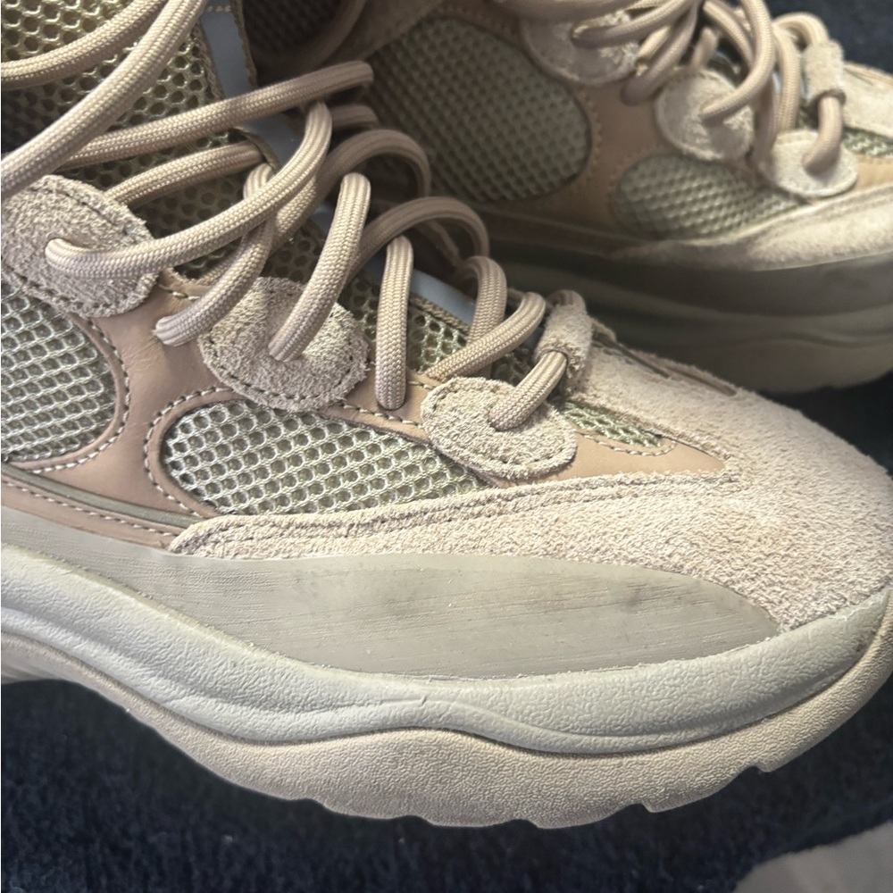 Yeezy Boots - Picture 3 of 5